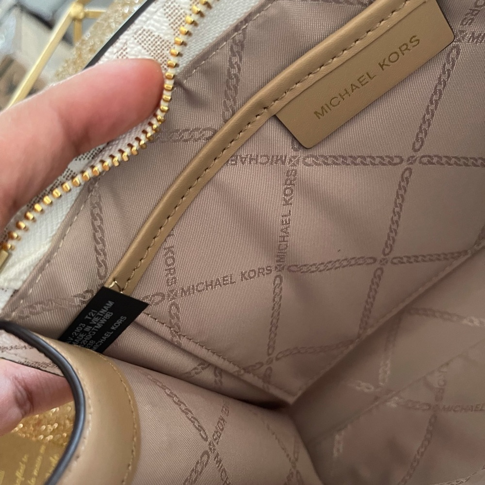 New😍 beautiful Mk large clutch - Picture 5 of 9